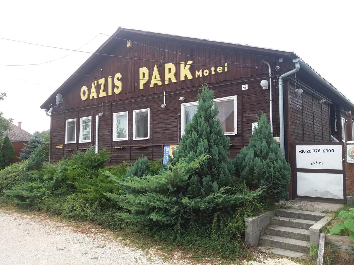 Oazis Park MotelRáckeve エクステリア 写真